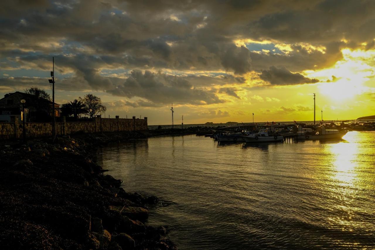 Lavantali Konak Otel Restoran Seferihisar Bagian luar foto