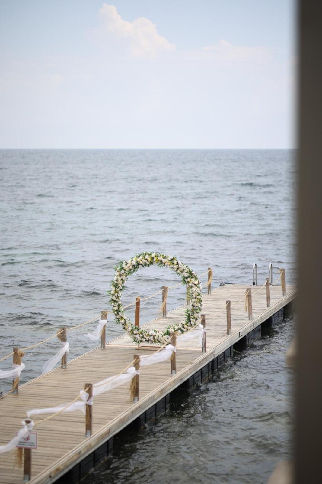 Lavantali Konak Otel Restoran Seferihisar Bagian luar foto