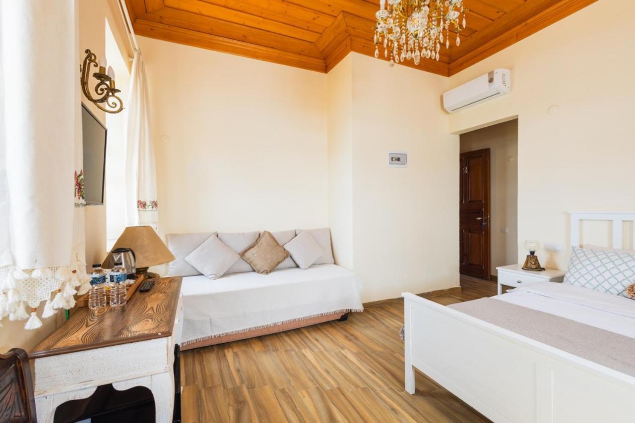Lavantali Konak Otel Restoran Seferihisar Bagian luar foto