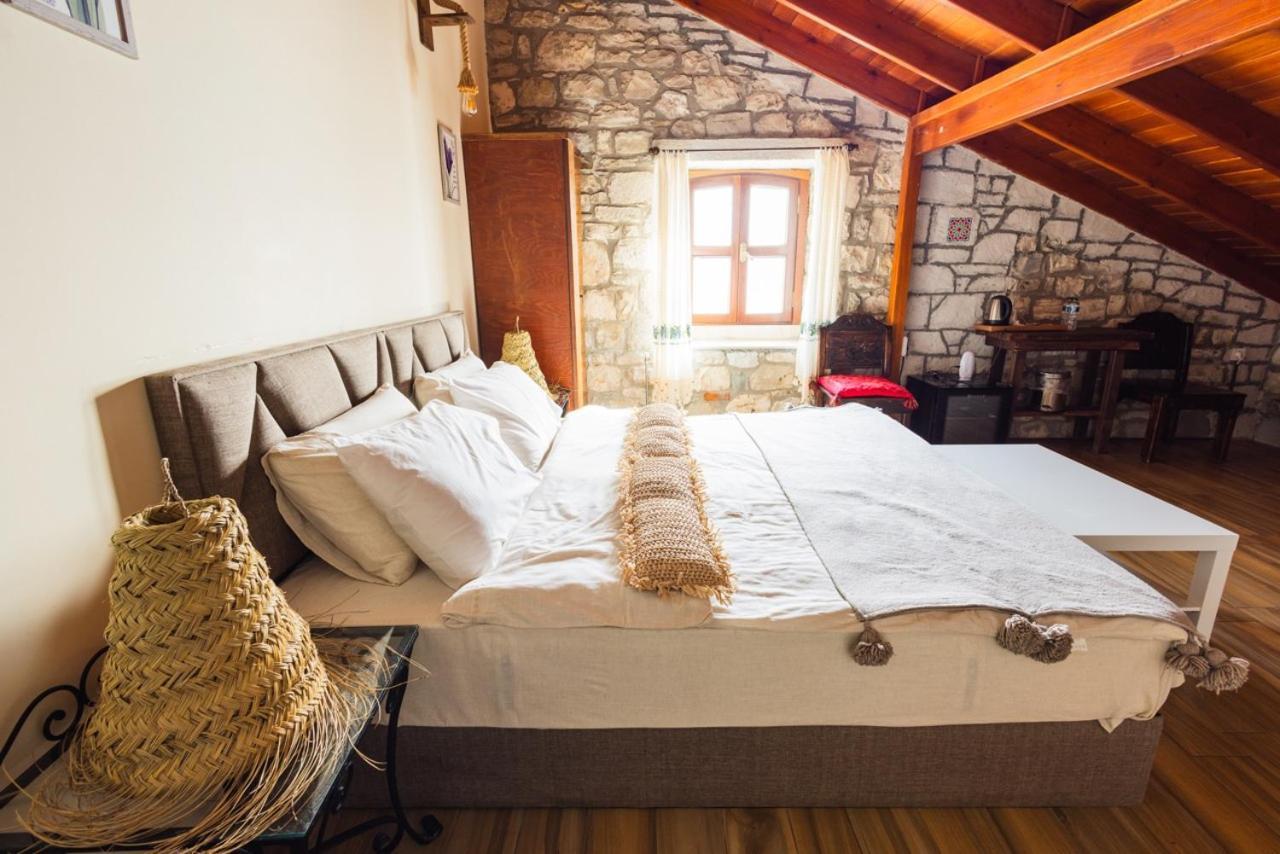 Lavantali Konak Otel Restoran Seferihisar Bagian luar foto