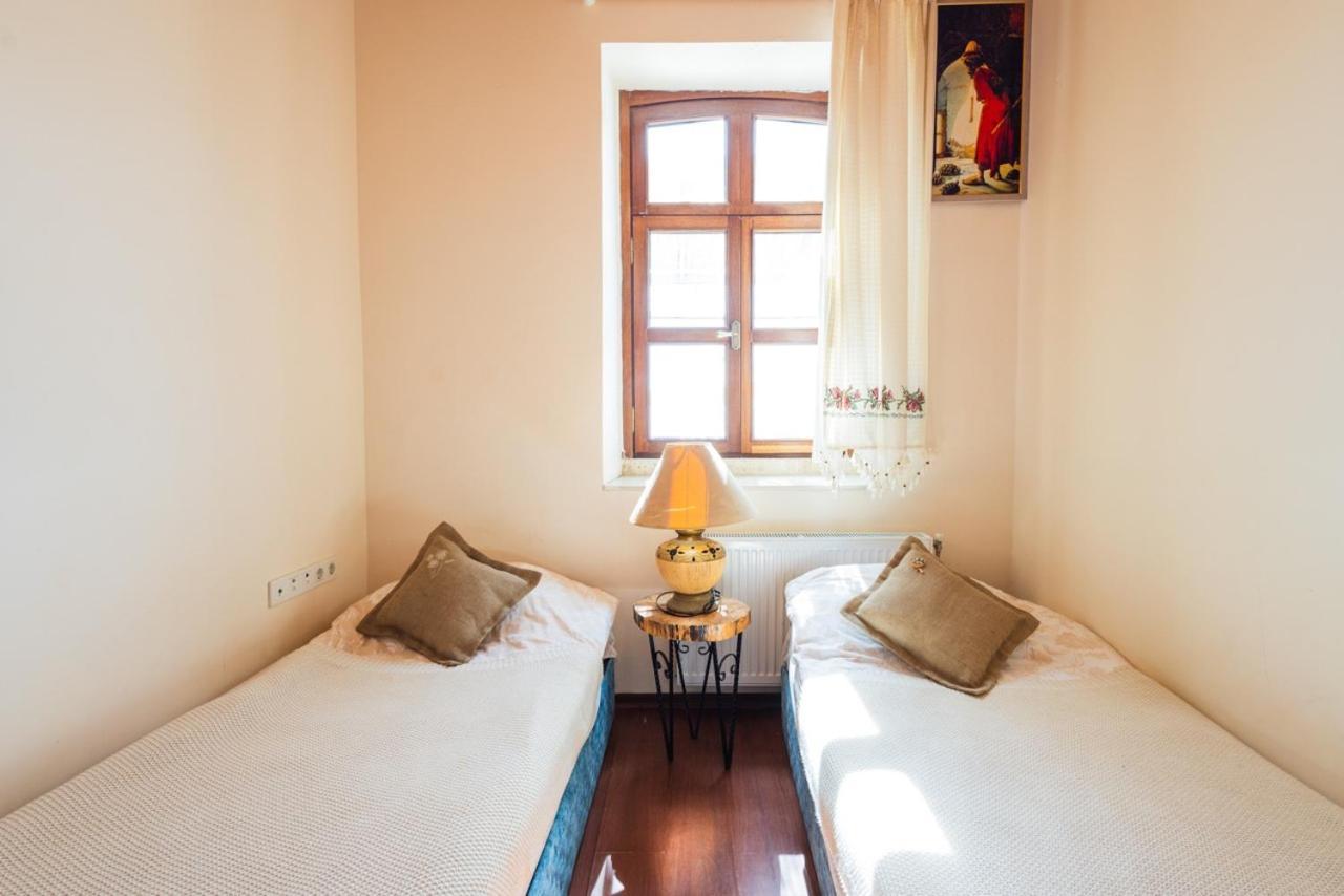 Lavantali Konak Otel Restoran Seferihisar Bagian luar foto