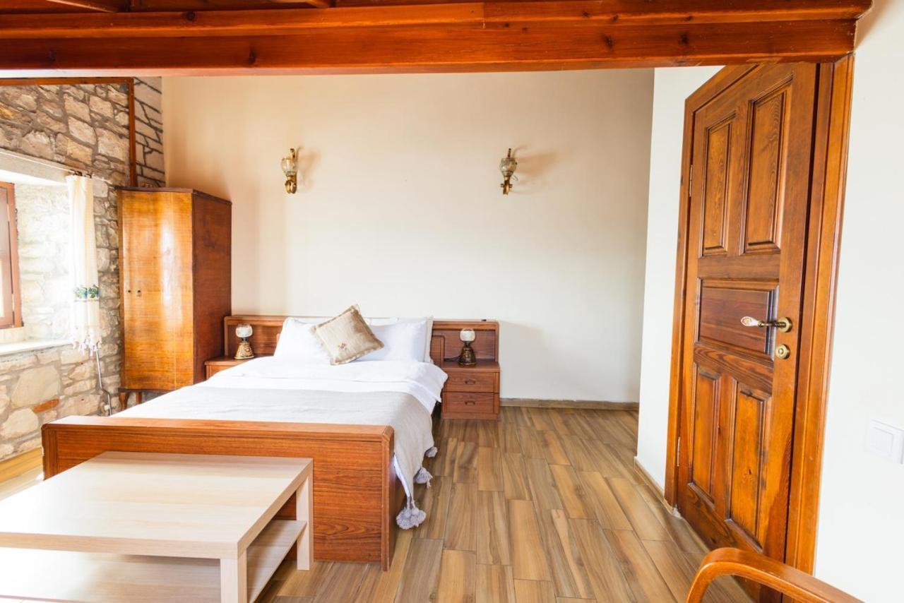 Lavantali Konak Otel Restoran Seferihisar Bagian luar foto