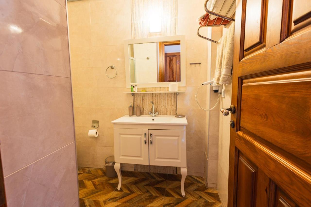 Lavantali Konak Otel Restoran Seferihisar Bagian luar foto