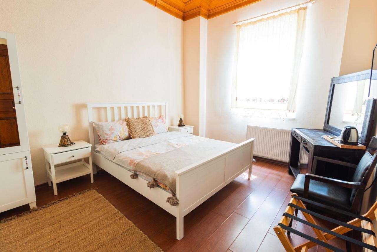 Lavantali Konak Otel Restoran Seferihisar Bagian luar foto