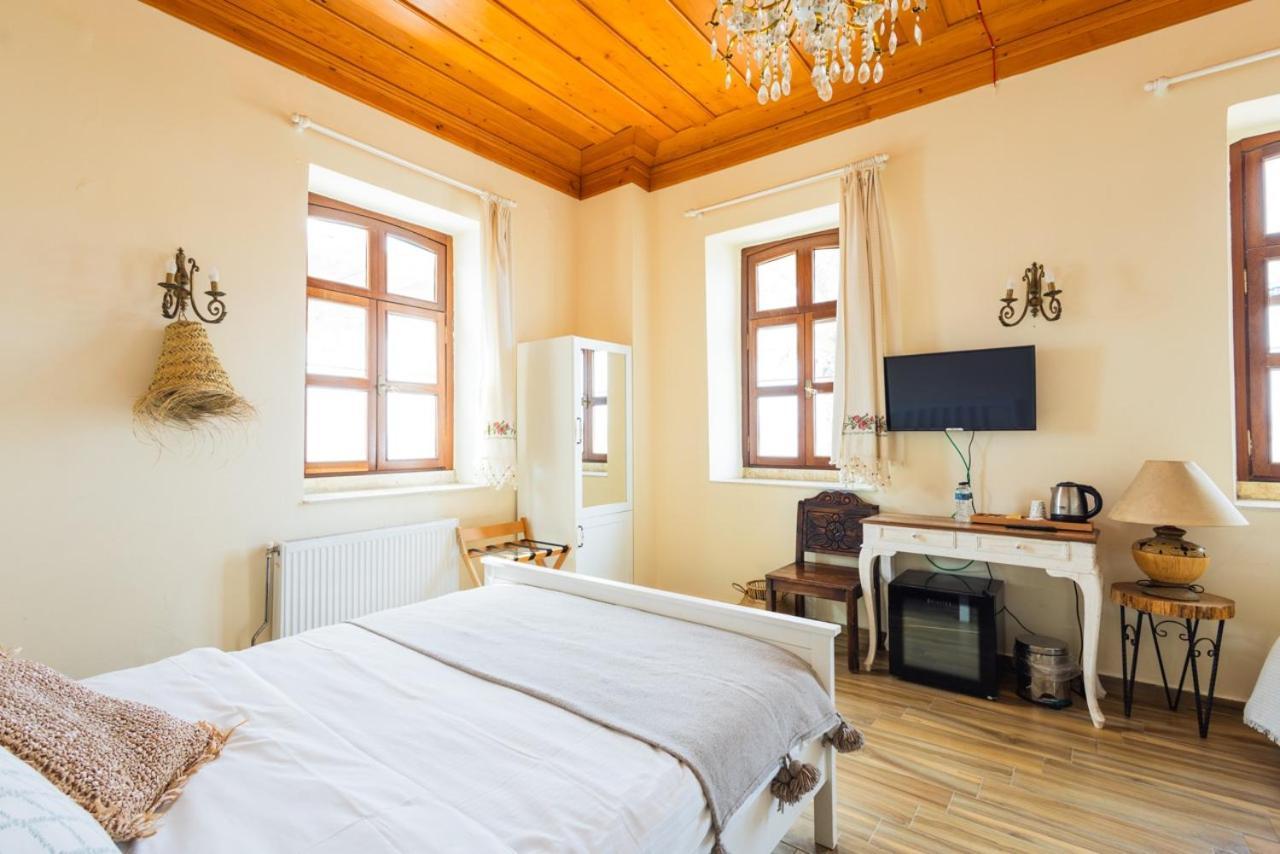 Lavantali Konak Otel Restoran Seferihisar Bagian luar foto