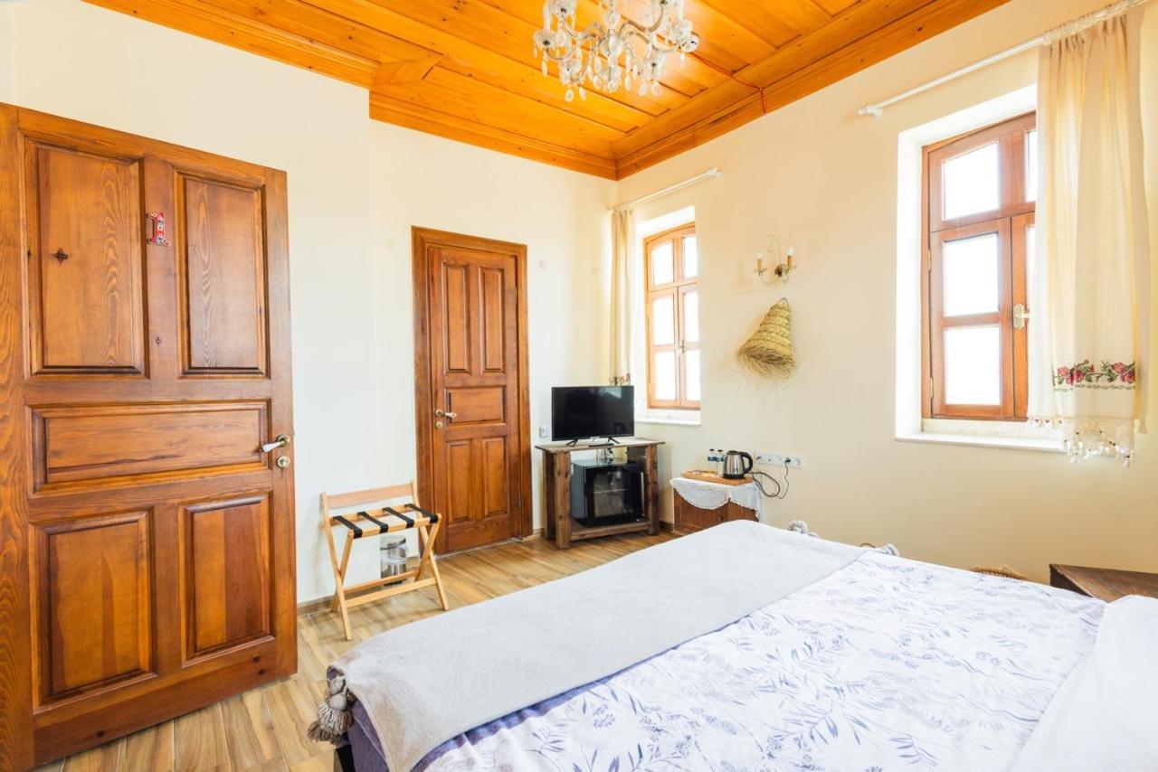 Lavantali Konak Otel Restoran Seferihisar Bagian luar foto