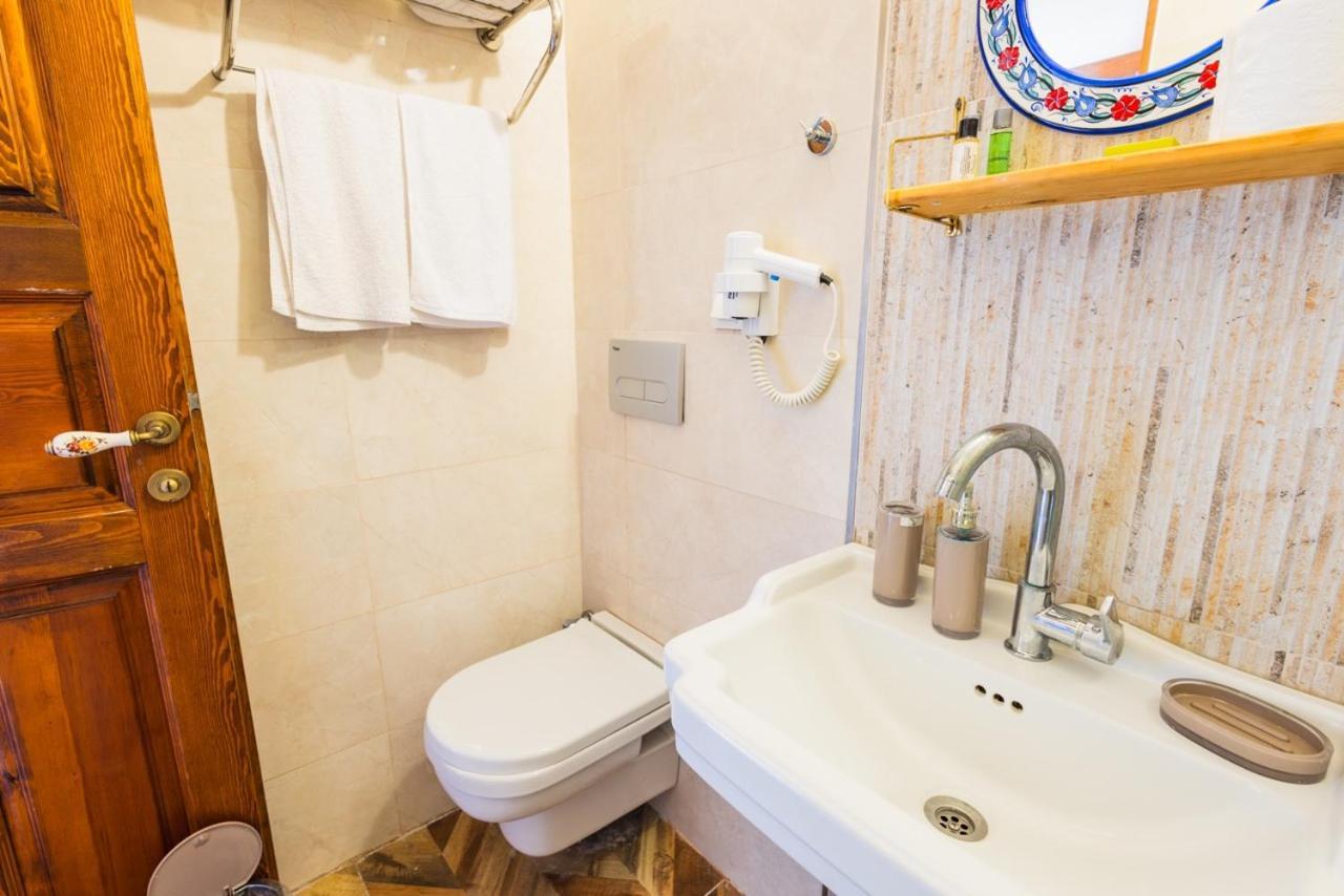 Lavantali Konak Otel Restoran Seferihisar Bagian luar foto